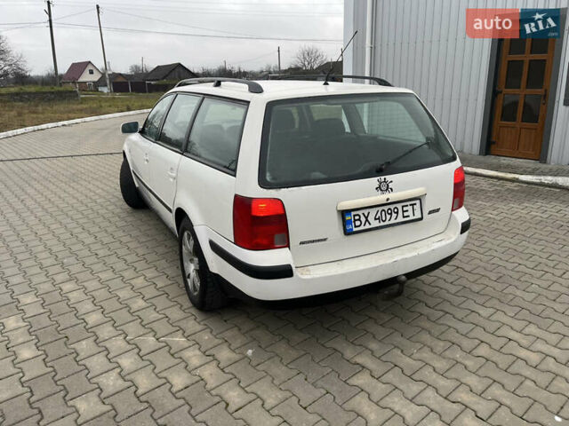 Белый Фольксваген Пассат, объемом двигателя 1.9 л и пробегом 330 тыс. км за 2400 $, фото 3 на Automoto.ua