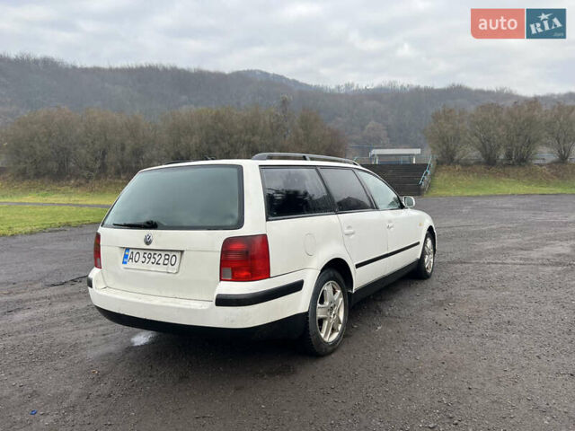 Белый Фольксваген Пассат, объемом двигателя 1.9 л и пробегом 300 тыс. км за 2699 $, фото 2 на Automoto.ua