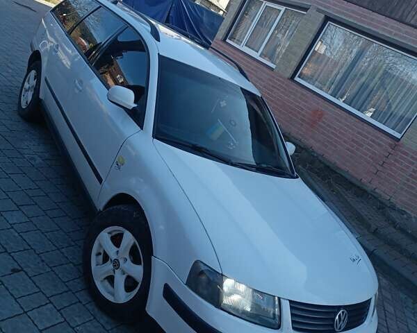 Білий Фольксваген Пассат, об'ємом двигуна 1.9 л та пробігом 500 тис. км за 2950 $, фото 1 на Automoto.ua