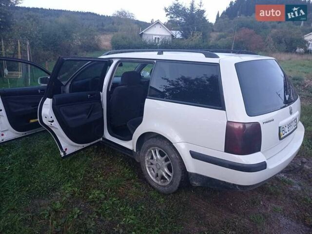 Белый Фольксваген Пассат, объемом двигателя 1.6 л и пробегом 260 тыс. км за 3500 $, фото 4 на Automoto.ua