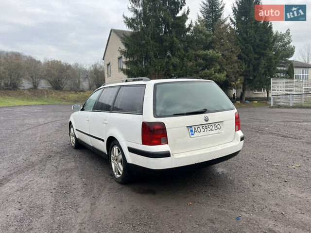 Белый Фольксваген Пассат, объемом двигателя 1.9 л и пробегом 300 тыс. км за 2699 $, фото 3 на Automoto.ua