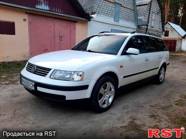 Белый Фольксваген Пассат, объемом двигателя 1.6 л и пробегом 458 тыс. км за 3700 $, фото 3 на Automoto.ua