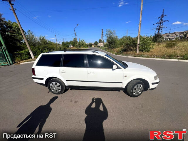 Белый Фольксваген Пассат, объемом двигателя 1.9 л и пробегом 100 тыс. км за 2800 $, фото 5 на Automoto.ua