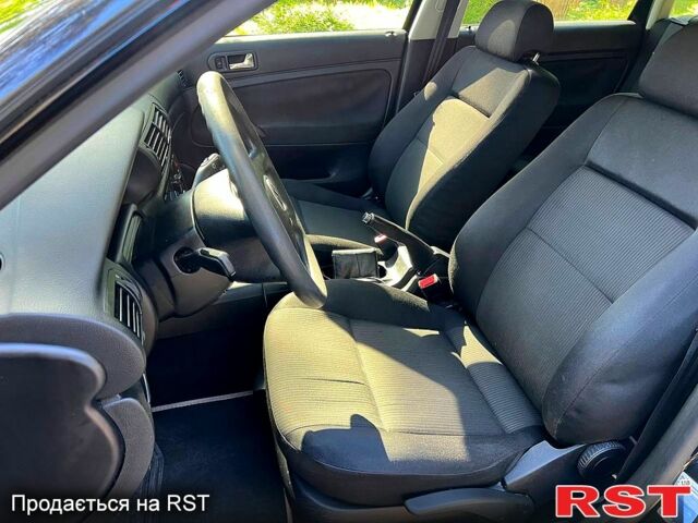 Белый Фольксваген Пассат, объемом двигателя 1.9 л и пробегом 243 тыс. км за 4600 $, фото 5 на Automoto.ua