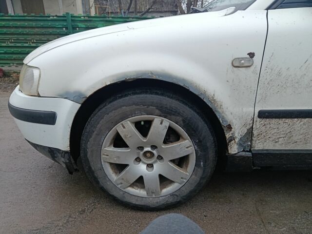 Белый Фольксваген Пассат, объемом двигателя 1.9 л и пробегом 111 тыс. км за 1700 $, фото 7 на Automoto.ua