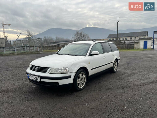 Белый Фольксваген Пассат, объемом двигателя 1.9 л и пробегом 300 тыс. км за 2699 $, фото 1 на Automoto.ua