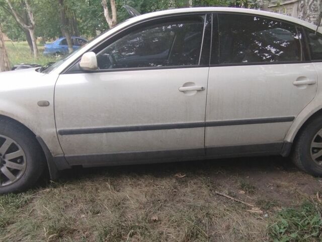 Белый Фольксваген Пассат, объемом двигателя 1.9 л и пробегом 284 тыс. км за 3600 $, фото 2 на Automoto.ua