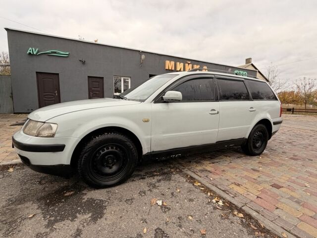 Белый Фольксваген Пассат, объемом двигателя 1.9 л и пробегом 200 тыс. км за 1400 $, фото 1 на Automoto.ua