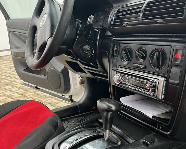 Белый Фольксваген Пассат, объемом двигателя 1.9 л и пробегом 330 тыс. км за 2400 $, фото 9 на Automoto.ua