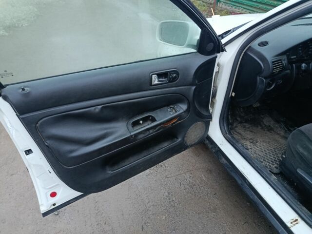 Белый Фольксваген Пассат, объемом двигателя 1.9 л и пробегом 111 тыс. км за 1700 $, фото 5 на Automoto.ua