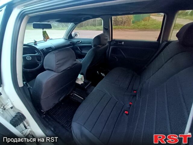 Белый Фольксваген Пассат, объемом двигателя 1.6 л и пробегом 458 тыс. км за 3700 $, фото 7 на Automoto.ua