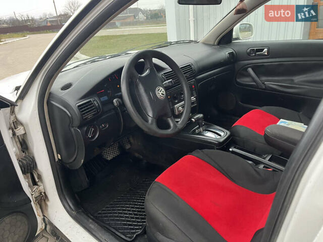 Белый Фольксваген Пассат, объемом двигателя 1.9 л и пробегом 330 тыс. км за 2400 $, фото 8 на Automoto.ua