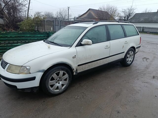 Белый Фольксваген Пассат, объемом двигателя 1.9 л и пробегом 111 тыс. км за 1700 $, фото 1 на Automoto.ua