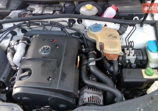 Белый Фольксваген Пассат, объемом двигателя 1.9 л и пробегом 591 тыс. км за 4000 $, фото 4 на Automoto.ua