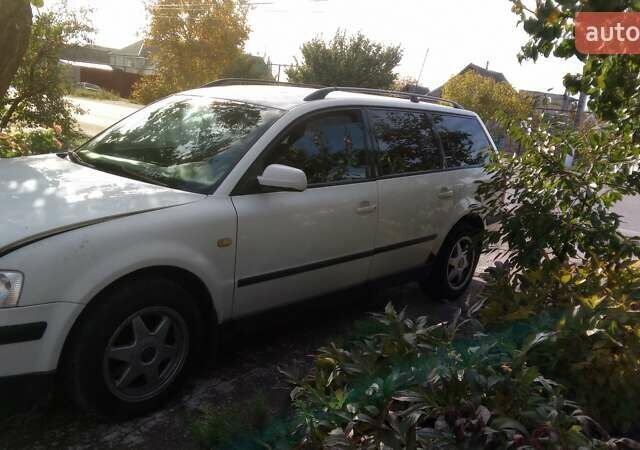 Белый Фольксваген Пассат, объемом двигателя 1.9 л и пробегом 591 тыс. км за 4000 $, фото 3 на Automoto.ua