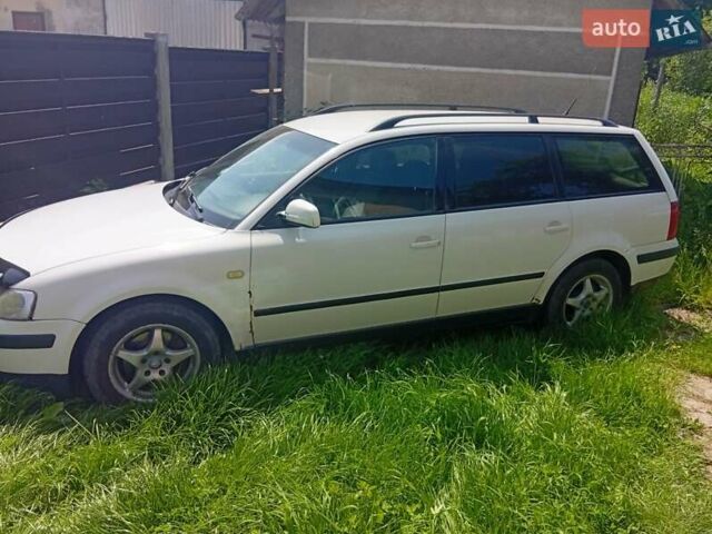 Белый Фольксваген Пассат, объемом двигателя 1.8 л и пробегом 400 тыс. км за 3100 $, фото 5 на Automoto.ua