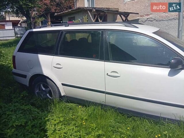 Белый Фольксваген Пассат, объемом двигателя 1.8 л и пробегом 400 тыс. км за 3100 $, фото 6 на Automoto.ua