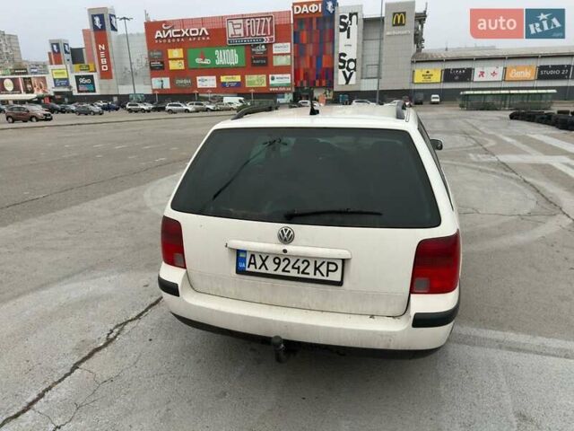 Белый Фольксваген Пассат, объемом двигателя 1.9 л и пробегом 239 тыс. км за 3500 $, фото 4 на Automoto.ua