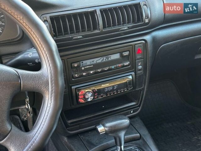 Белый Фольксваген Пассат, объемом двигателя 1.9 л и пробегом 235 тыс. км за 4250 $, фото 20 на Automoto.ua