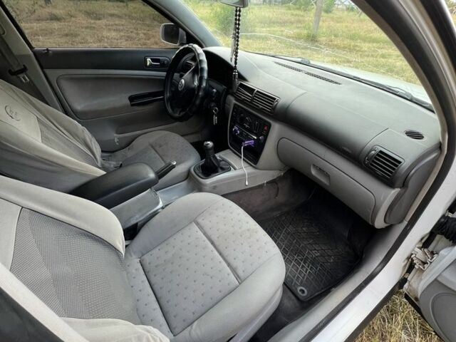 Белый Фольксваген Пассат, объемом двигателя 1.9 л и пробегом 250 тыс. км за 2600 $, фото 7 на Automoto.ua