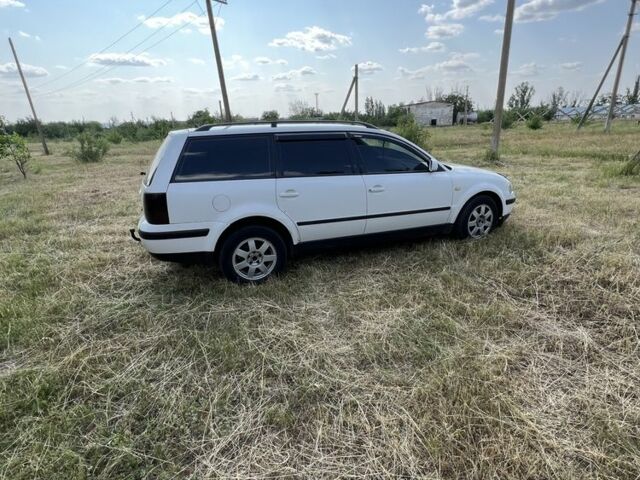 Белый Фольксваген Пассат, объемом двигателя 1.9 л и пробегом 250 тыс. км за 2600 $, фото 3 на Automoto.ua