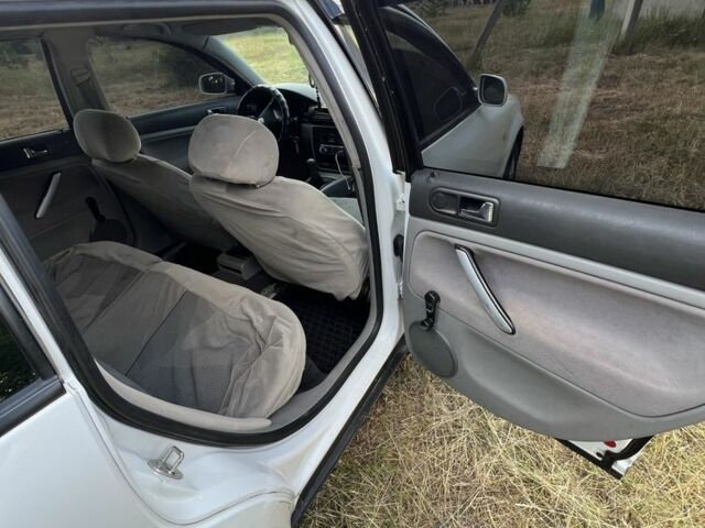 Белый Фольксваген Пассат, объемом двигателя 1.9 л и пробегом 250 тыс. км за 2600 $, фото 6 на Automoto.ua