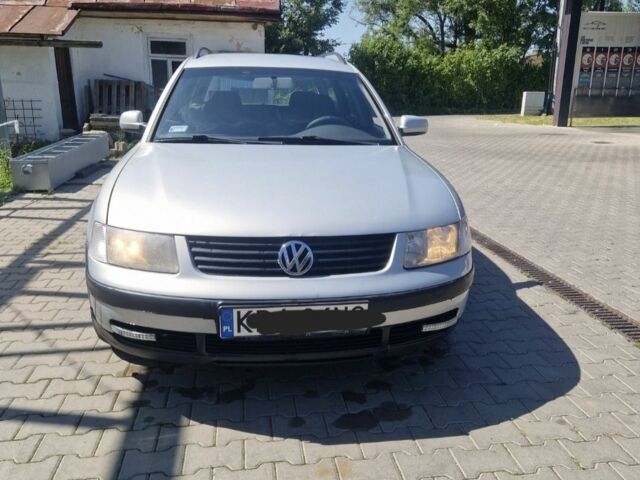 Белый Фольксваген Пассат, объемом двигателя 1.9 л и пробегом 260 тыс. км за 1800 $, фото 2 на Automoto.ua