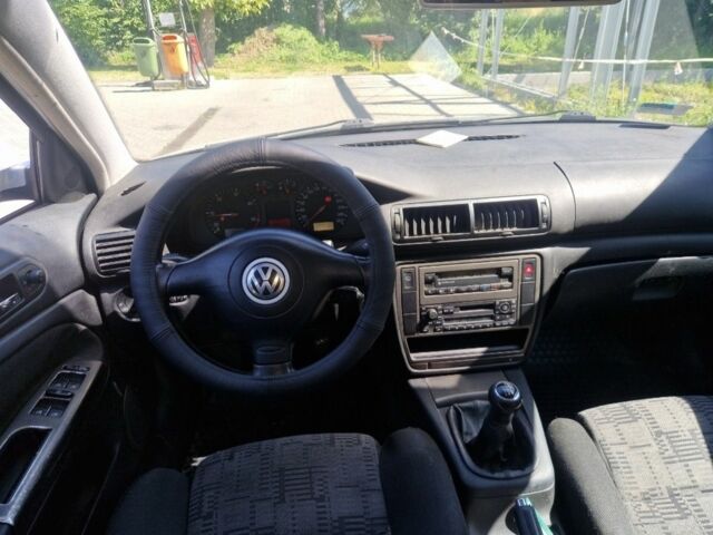 Белый Фольксваген Пассат, объемом двигателя 1.9 л и пробегом 260 тыс. км за 1800 $, фото 3 на Automoto.ua