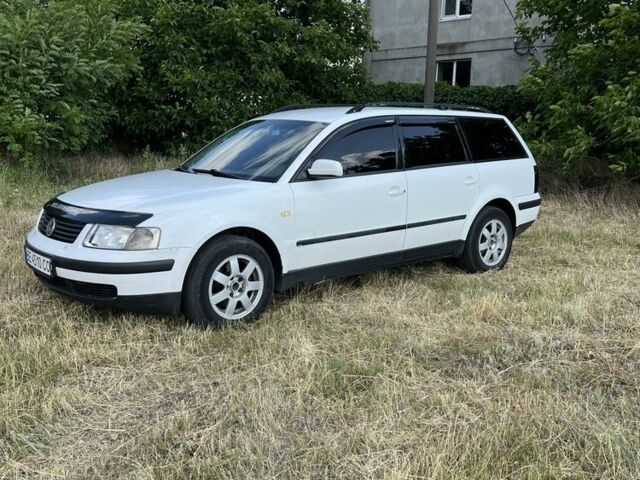 Белый Фольксваген Пассат, объемом двигателя 1.9 л и пробегом 250 тыс. км за 2600 $, фото 1 на Automoto.ua