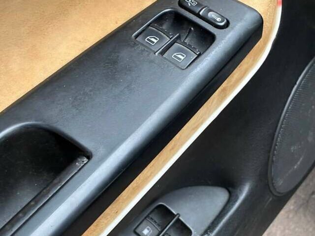 Белый Фольксваген Пассат, объемом двигателя 1.9 л и пробегом 368 тыс. км за 4700 $, фото 23 на Automoto.ua