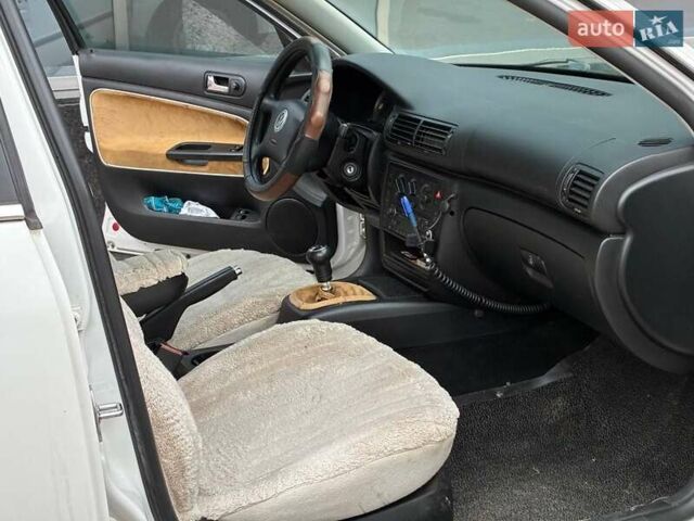 Белый Фольксваген Пассат, объемом двигателя 1.9 л и пробегом 368 тыс. км за 4700 $, фото 9 на Automoto.ua