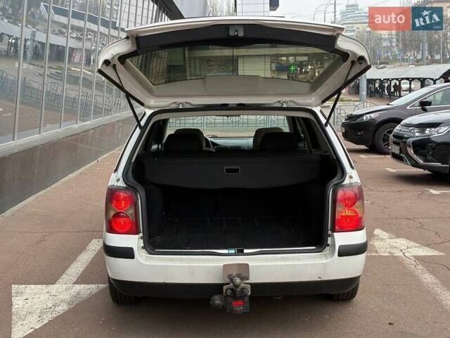 Белый Фольксваген Пассат, объемом двигателя 1.9 л и пробегом 368 тыс. км за 4700 $, фото 24 на Automoto.ua