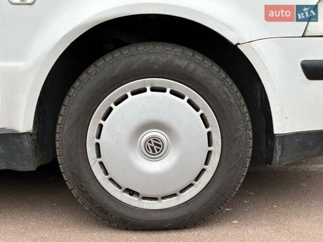 Белый Фольксваген Пассат, объемом двигателя 1.9 л и пробегом 368 тыс. км за 4700 $, фото 15 на Automoto.ua