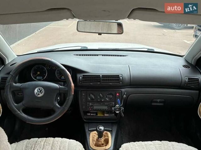 Белый Фольксваген Пассат, объемом двигателя 1.9 л и пробегом 368 тыс. км за 4700 $, фото 17 на Automoto.ua