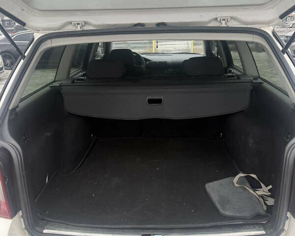 Білий Фольксваген Пассат, об'ємом двигуна 1.98 л та пробігом 341 тис. км за 3000 $, фото 4 на Automoto.ua