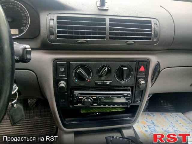 Белый Фольксваген Пассат, объемом двигателя 1.9 л и пробегом 520 тыс. км за 2500 $, фото 10 на Automoto.ua