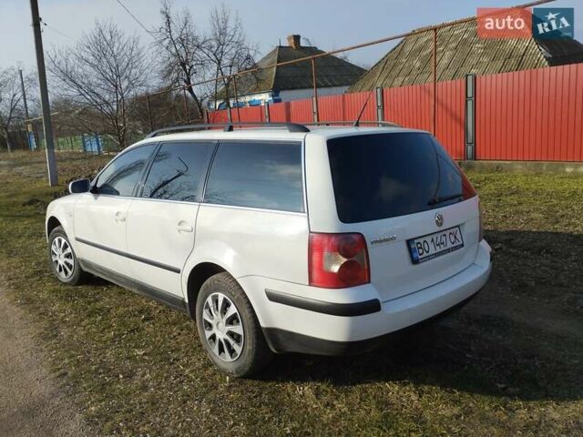 Белый Фольксваген Пассат, объемом двигателя 1.6 л и пробегом 230 тыс. км за 4300 $, фото 4 на Automoto.ua