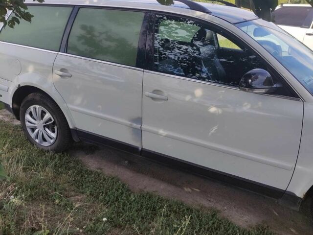 Белый Фольксваген Пассат, объемом двигателя 0 л и пробегом 380 тыс. км за 1800 $, фото 3 на Automoto.ua