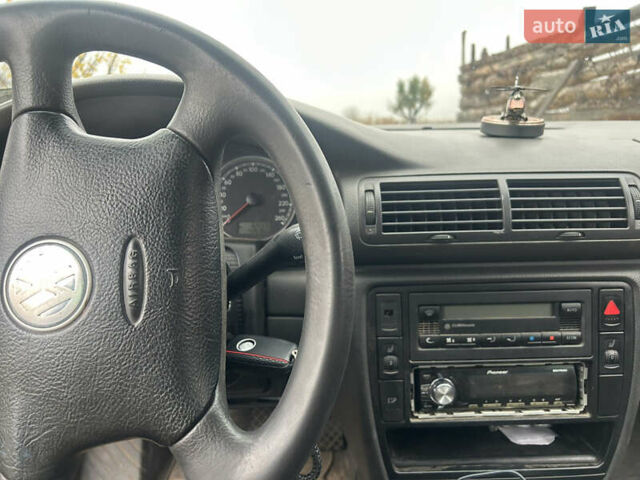 Белый Фольксваген Пассат, объемом двигателя 1.9 л и пробегом 435 тыс. км за 4700 $, фото 10 на Automoto.ua