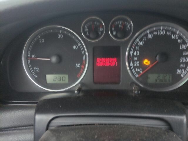 Белый Фольксваген Пассат, объемом двигателя 0 л и пробегом 380 тыс. км за 1800 $, фото 4 на Automoto.ua