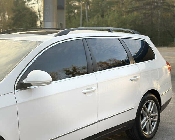 Фольксваген Пассат 2007 в Славуте на Automoto.ua Белый Фольксваген Пассат, объемом двигателя 2 л и пробегом 210 тыс. км за 6700 $, фото 1 на Automoto.ua