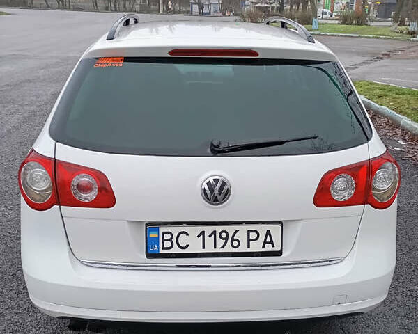 Белый Фольксваген Пассат, объемом двигателя 2 л и пробегом 200 тыс. км за 6100 $, фото 1 на Automoto.ua