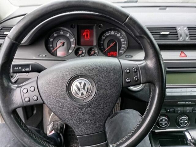 Білий Фольксваген Пассат, об'ємом двигуна 2 л та пробігом 200 тис. км за 6100 $, фото 4 на Automoto.ua