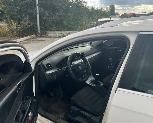 Белый Фольксваген Пассат, объемом двигателя 1.97 л и пробегом 380 тыс. км за 6200 $, фото 1 на Automoto.ua