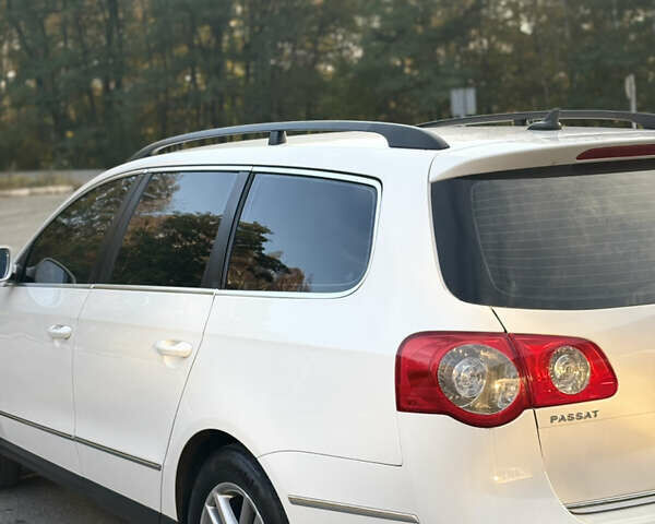 Фольксваген Пассат 2007 в Славуте на Automoto.ua Белый Фольксваген Пассат, объемом двигателя 2 л и пробегом 210 тыс. км за 6700 $, фото 4 на Automoto.ua