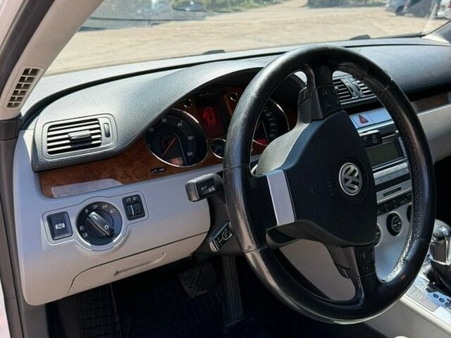 Белый Фольксваген Пассат, объемом двигателя 2 л и пробегом 285 тыс. км за 7200 $, фото 20 на Automoto.ua