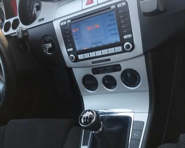 Белый Фольксваген Пассат, объемом двигателя 1.97 л и пробегом 293 тыс. км за 7200 $, фото 7 на Automoto.ua