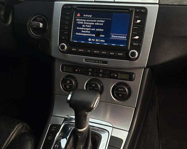 Фольксваген Пассат 2007 в Славуте на Automoto.ua Белый Фольксваген Пассат, объемом двигателя 2 л и пробегом 210 тыс. км за 6700 $, фото 26 на Automoto.ua