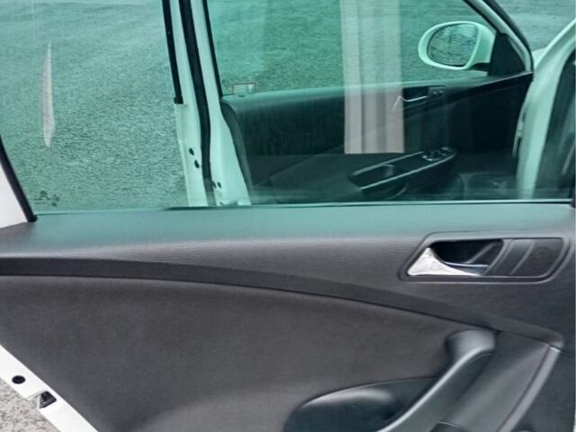 Білий Фольксваген Пассат, об'ємом двигуна 2 л та пробігом 200 тис. км за 6100 $, фото 9 на Automoto.ua