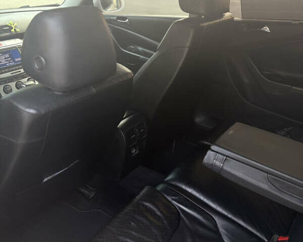 Фольксваген Пассат 2007 в Славуте на Automoto.ua Белый Фольксваген Пассат, объемом двигателя 2 л и пробегом 210 тыс. км за 6700 $, фото 15 на Automoto.ua